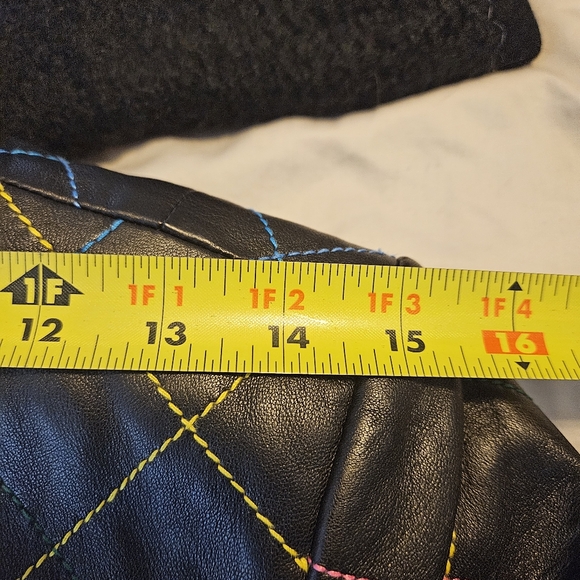 Carlisle Women's Leather Jacket Size 8 Snap Buttons Pockets - Picture 7 of 15